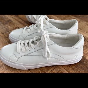 Excellent! Women’s size 10 Madewell white sneakers